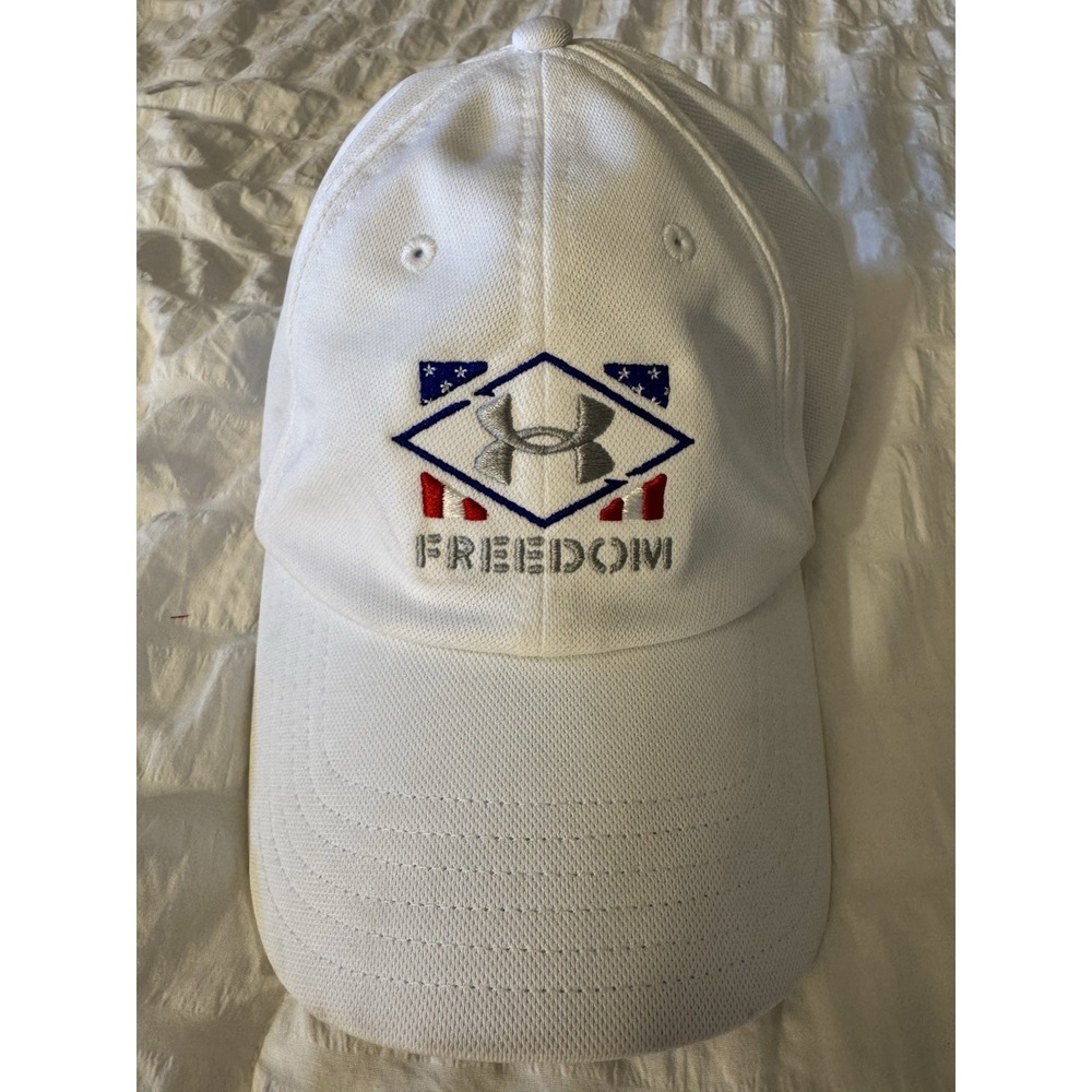 Under Armour Men's UA Freedom‎ Blitzing Adjustable Fit Cap Dad Hat - White USA